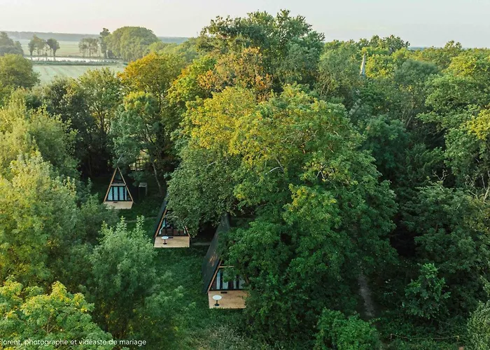 Ecolodges De Reve Dans Un Chateau De Conte De Fees